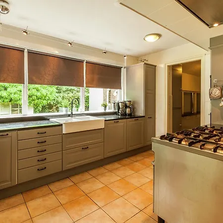 Lavish In Villa Oisterwijk